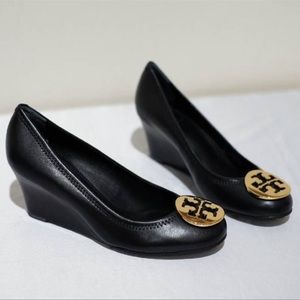 Tory Burch Sally Black Leather Logo Classic Wedges
